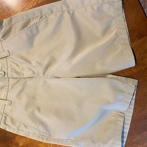 Boys Under Armour khaki golf shorts Sz 8